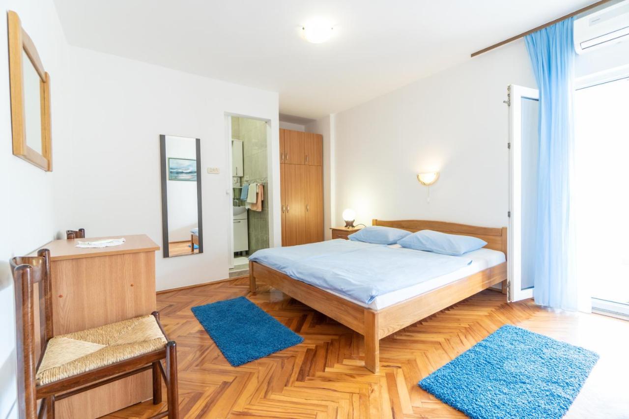 Apartments And Rooms By The Sea Palit, Rab - 5010 Exterior photo