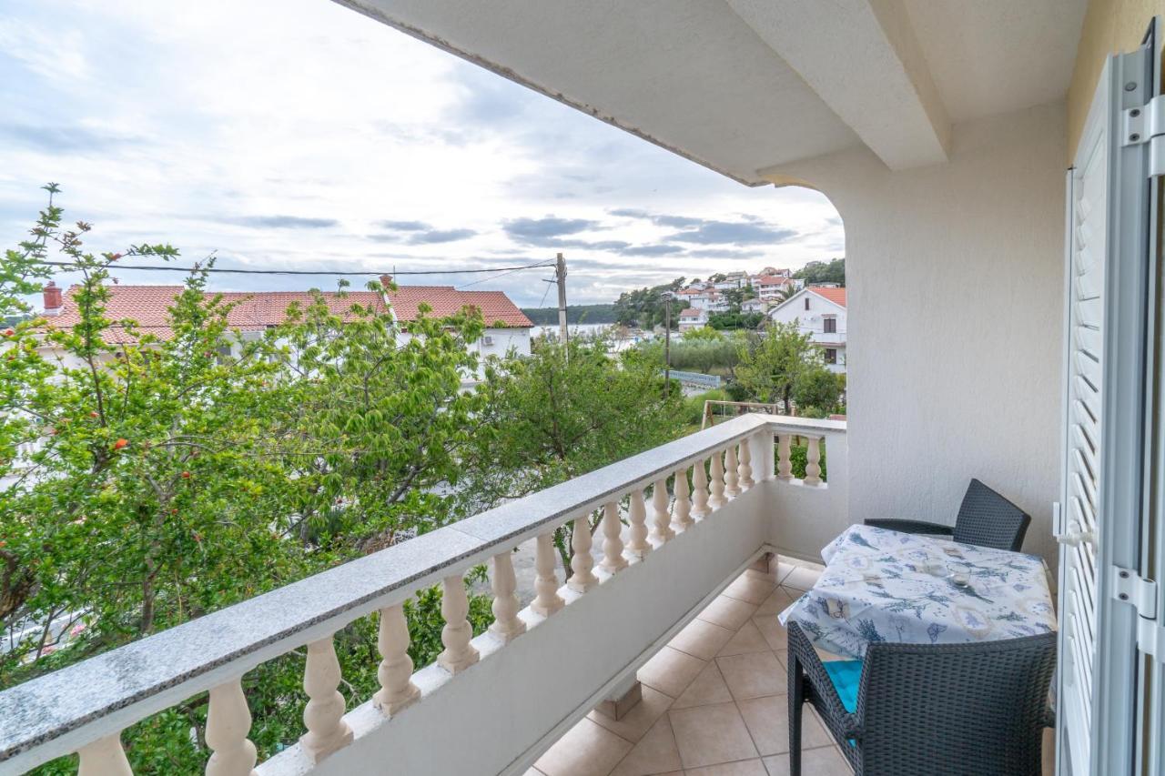Apartments And Rooms By The Sea Palit, Rab - 5010 Exterior photo