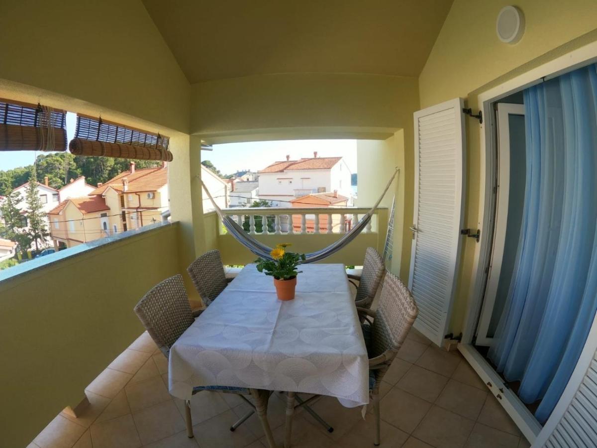 Apartments And Rooms By The Sea Palit, Rab - 5010 Exterior photo